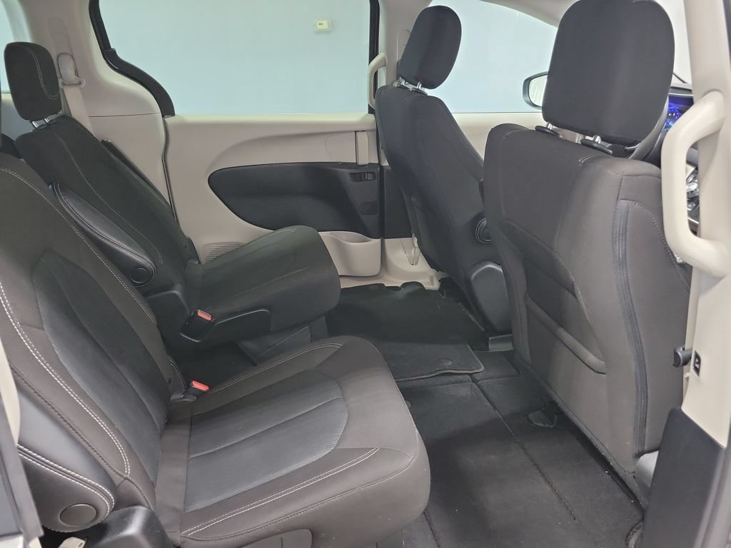 Used 2023 Chrysler Voyager LX FWD image 22