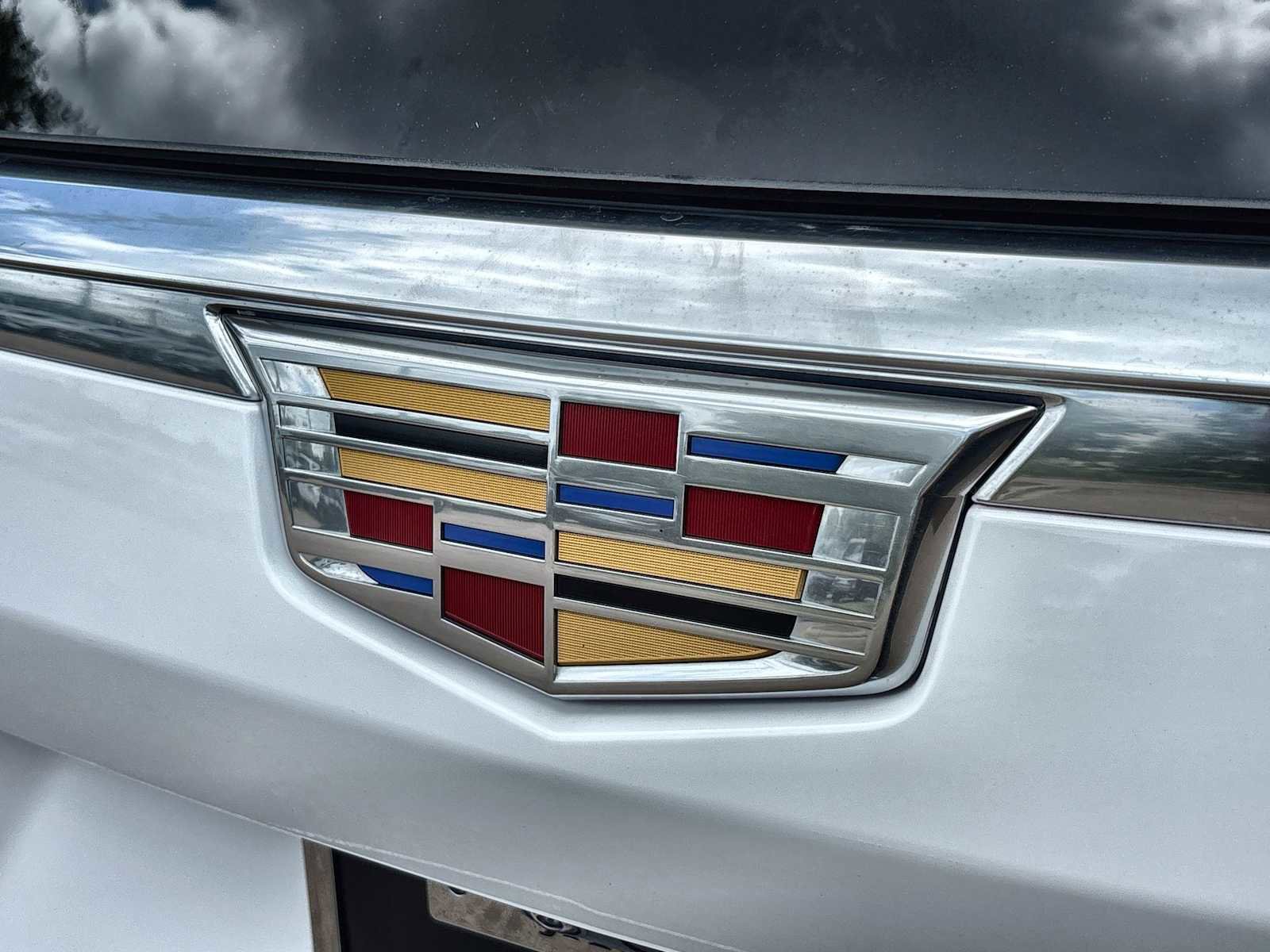Used 2023 Cadillac Escalade Premium Luxury RWD image 16