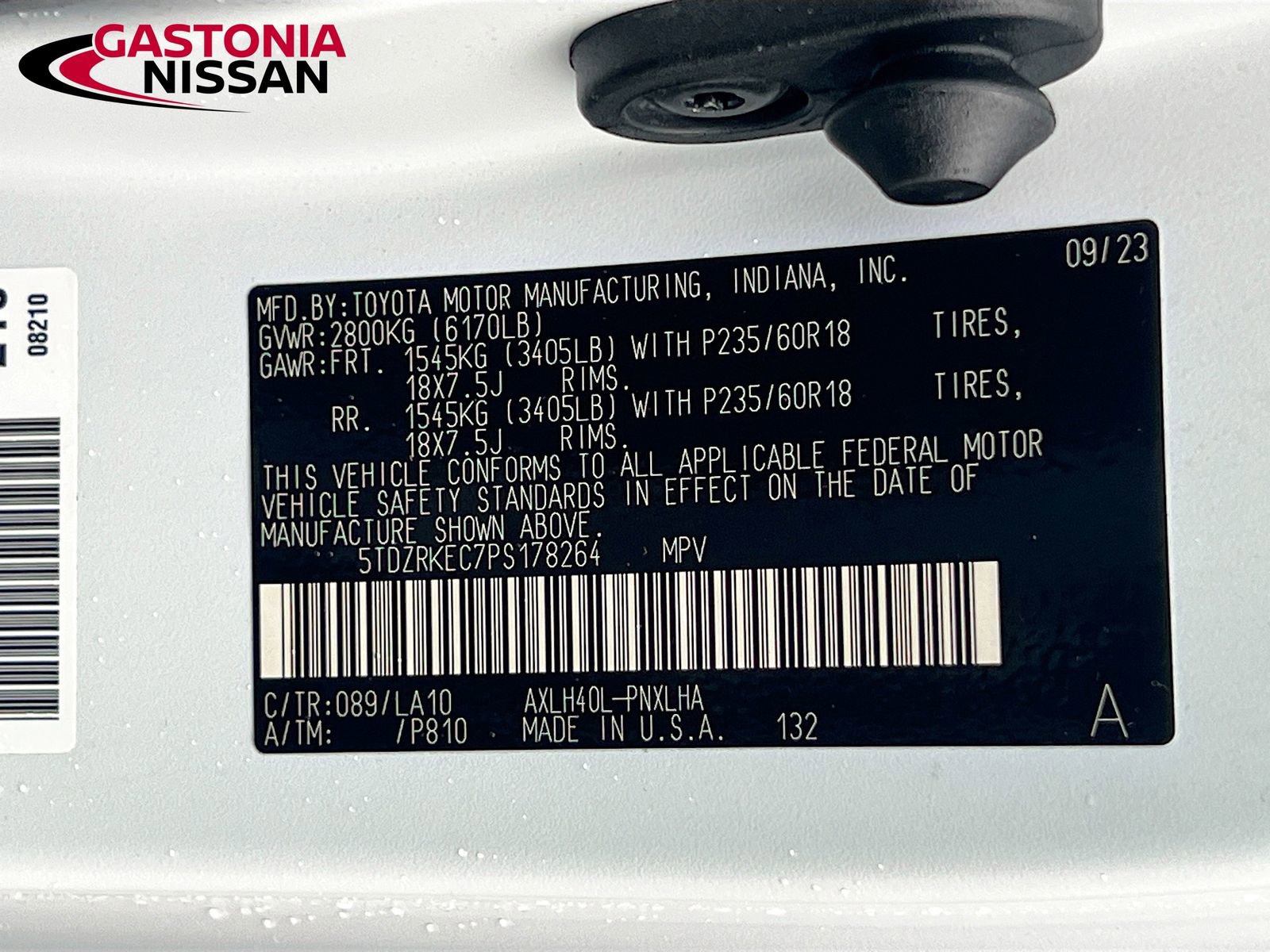 Used 2023 Toyota Sienna Limited image 43