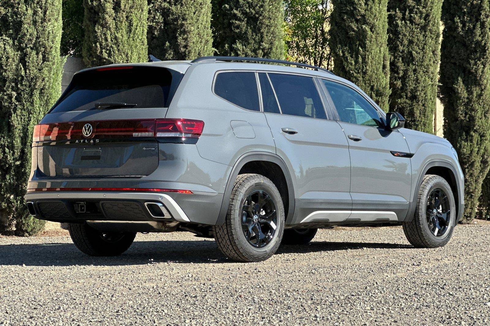 New 2026 Volkswagen Atlas Peak Edition AWD/4WD image 3