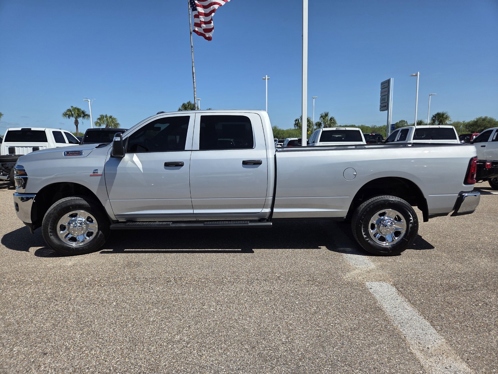 New 2026 RAM 3500 Tradesman AWD/4WD image 4
