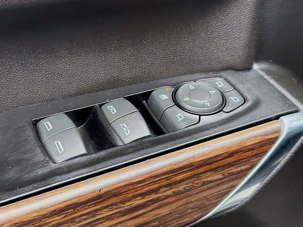 Used 2019 Chevrolet Silverado 1500 High Country w/ Technology Package AWD/4WD image 22