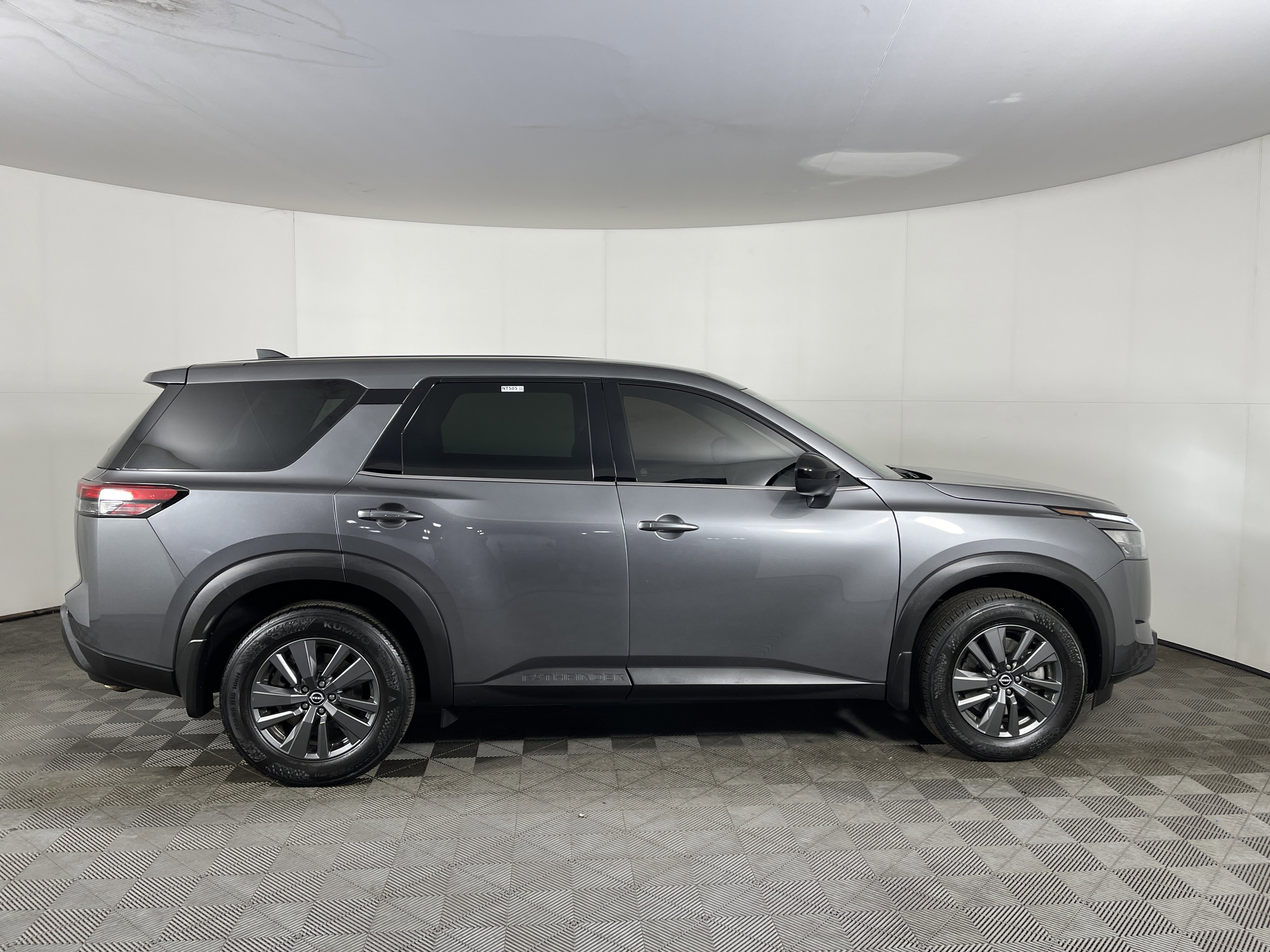 Used 2024 Nissan Pathfinder S image 5