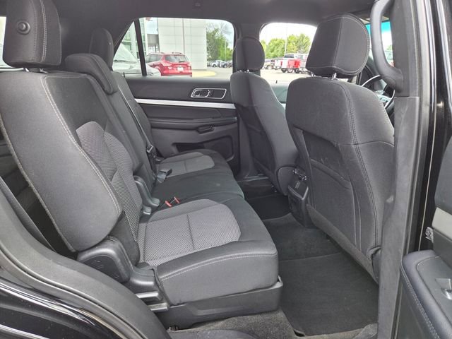 Used 2017 Ford Explorer XLT FWD image 16