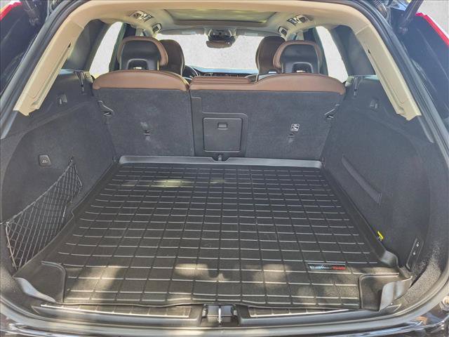 Used 2019 Volvo XC60 T5 Momentum w/ Premium Package FWD image 6