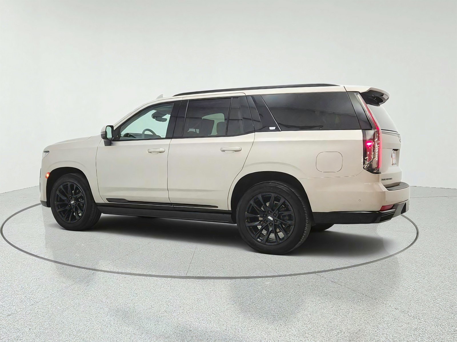Used 2024 Cadillac Escalade Sport Platinum w/ LPO, ONYX Package AWD/4WD image 7