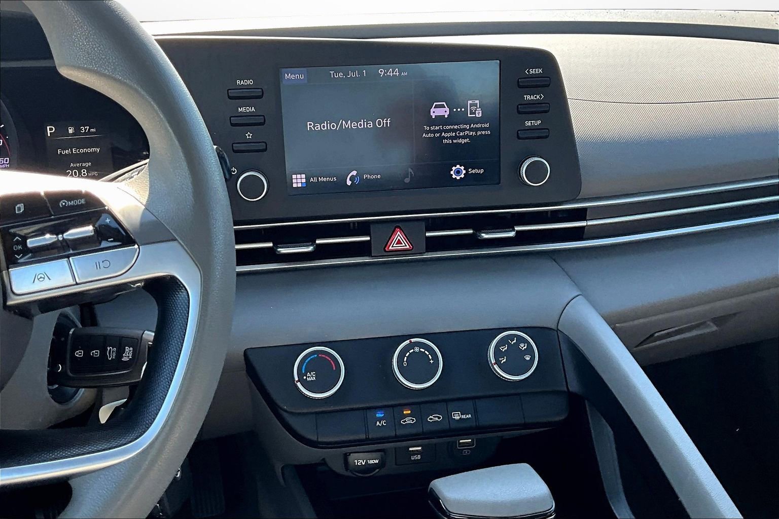 Used 2021 Hyundai Elantra SE image 6