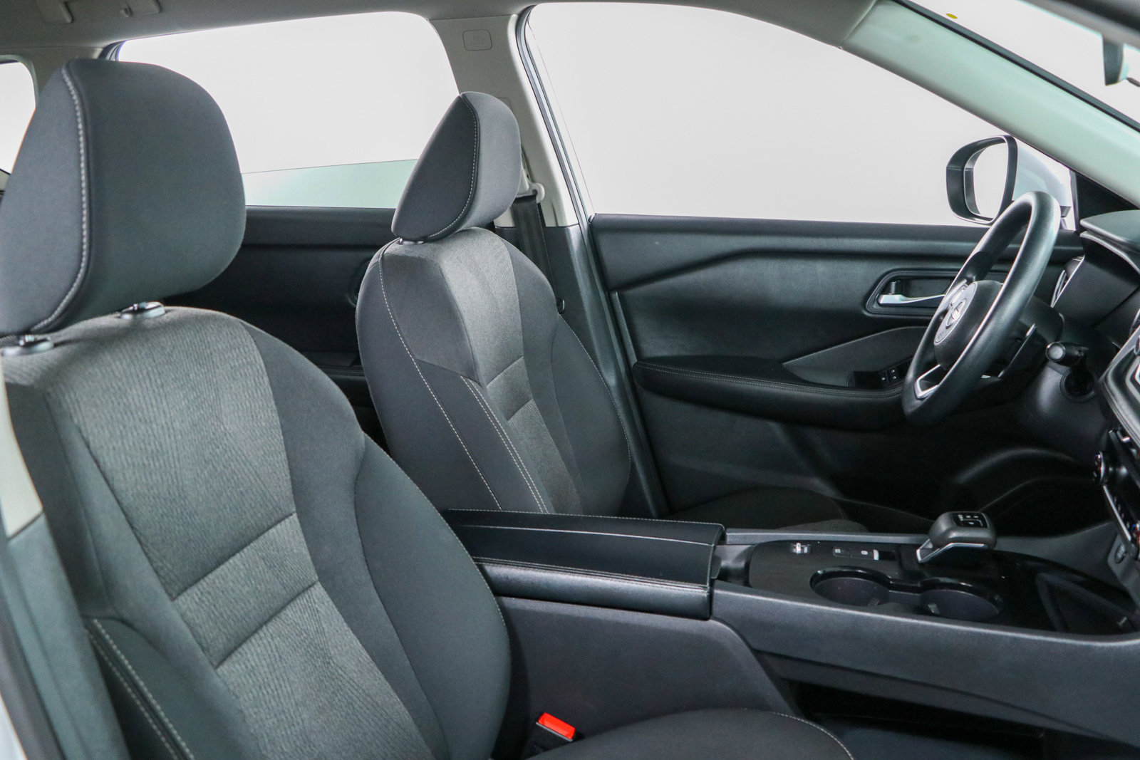 Used 2024 Nissan Rogue SV FWD image 26