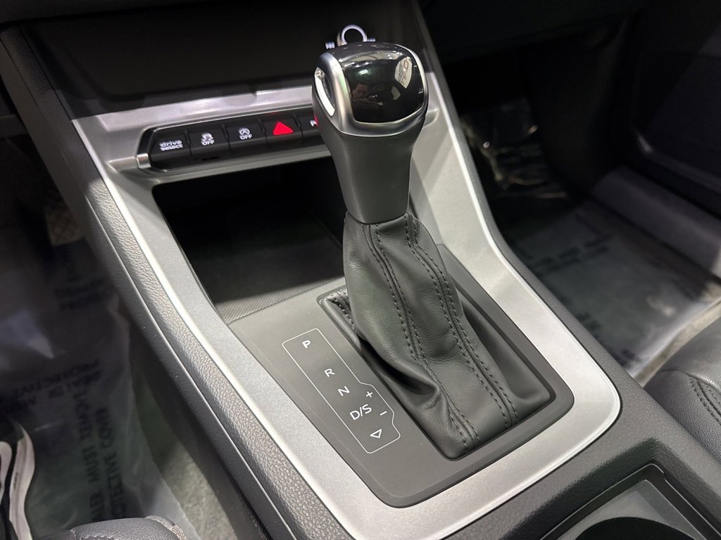 Used 2022 Audi Q3 2.0T Premium image 16