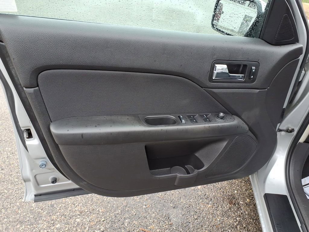 Used 2010 Ford Fusion SE image 13