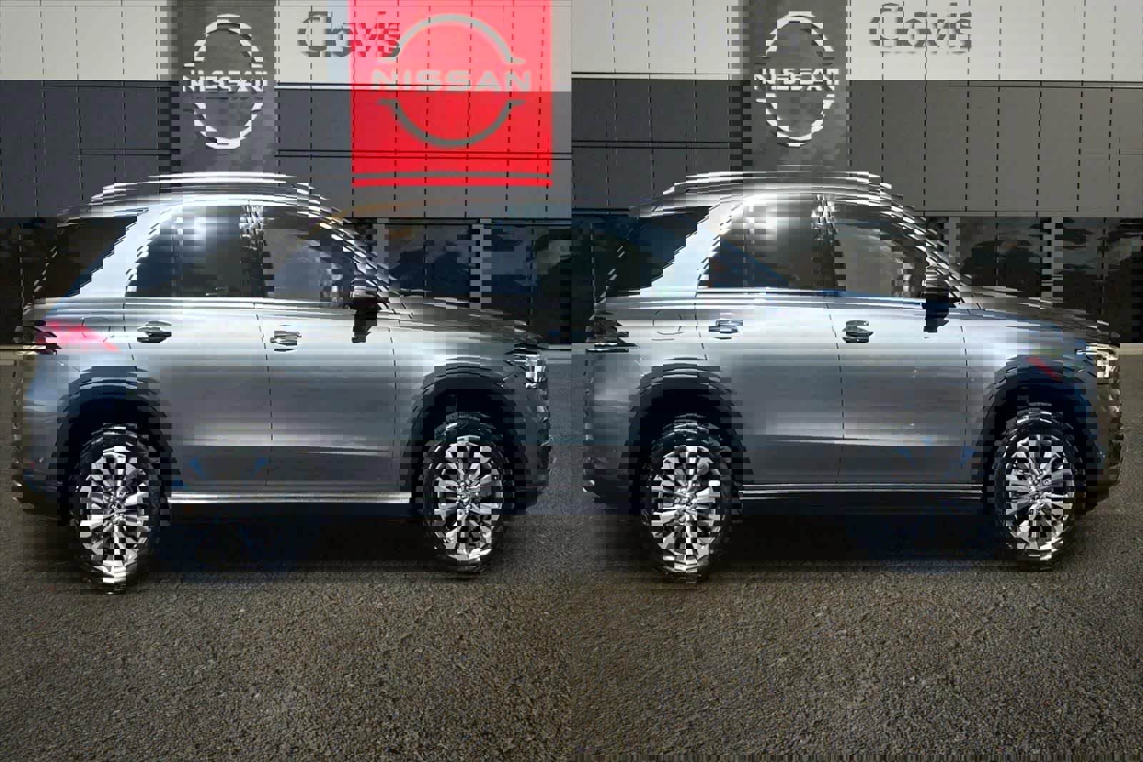 Used 2022 Mercedes-Benz GLE 350 w/ Premium Package image 9