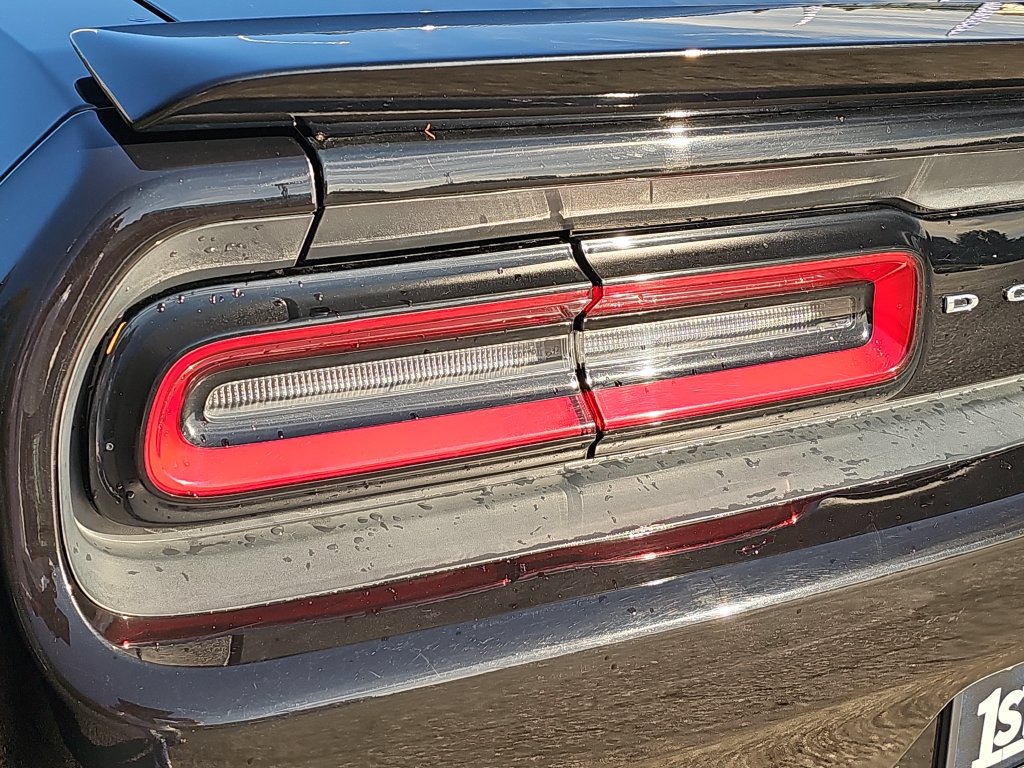 Used 2015 Dodge Challenger R/T w/ Quick Order Package 28B R/T RWD image 17