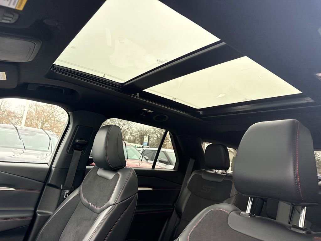 Used 2025 Ford Explorer ST w/ Sun And Sound Package image 30