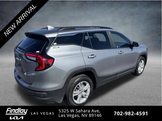 Used 2024 GMC Terrain SLE w/ Driver Convenience Package FWD image 3