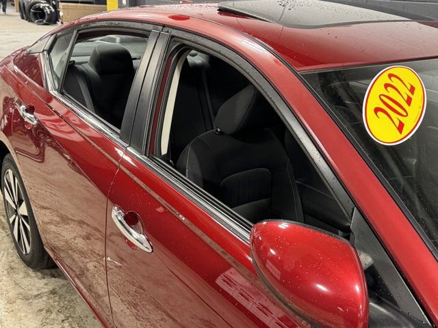 Used 2022 Nissan Altima 2.5 SV w/ SV Premium Package image 9
