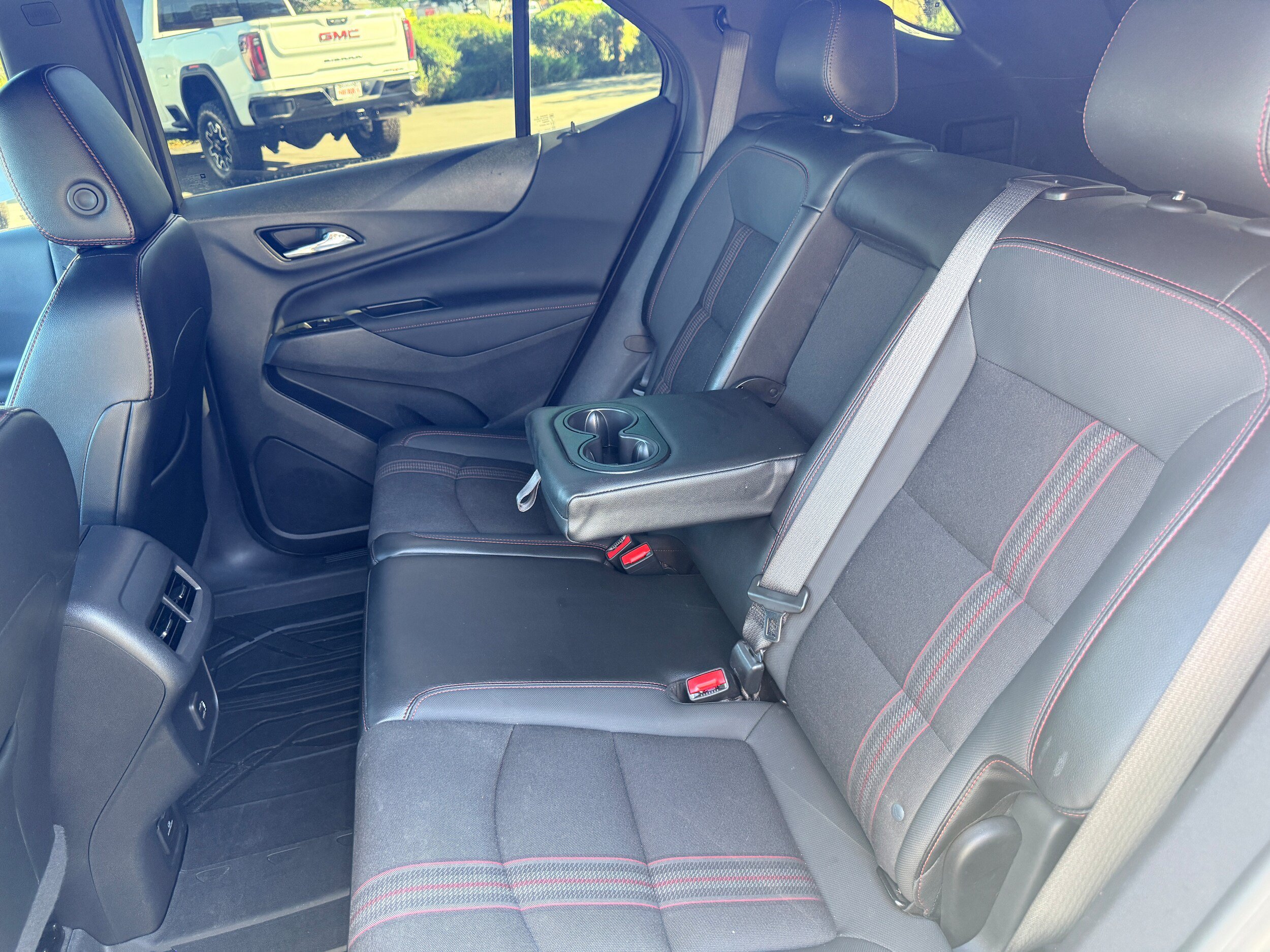Used 2024 Chevrolet Equinox RS FWD image 13