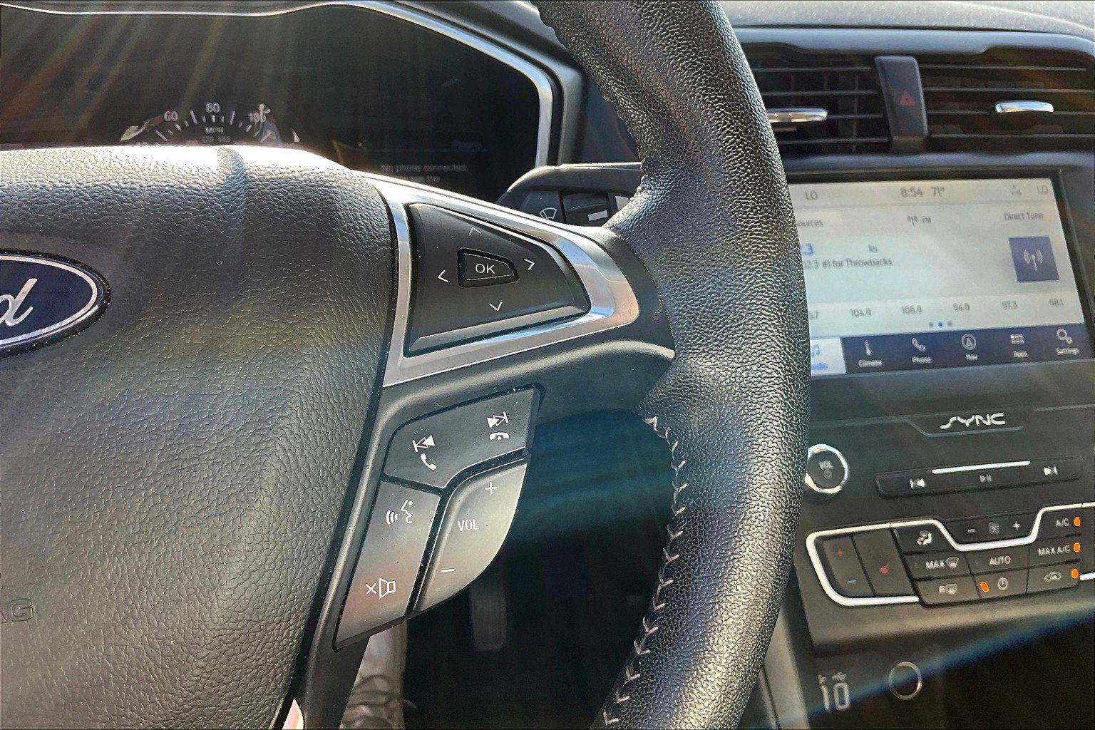 Used 2020 Ford Fusion SE w/ Equipment Group 151A image 23