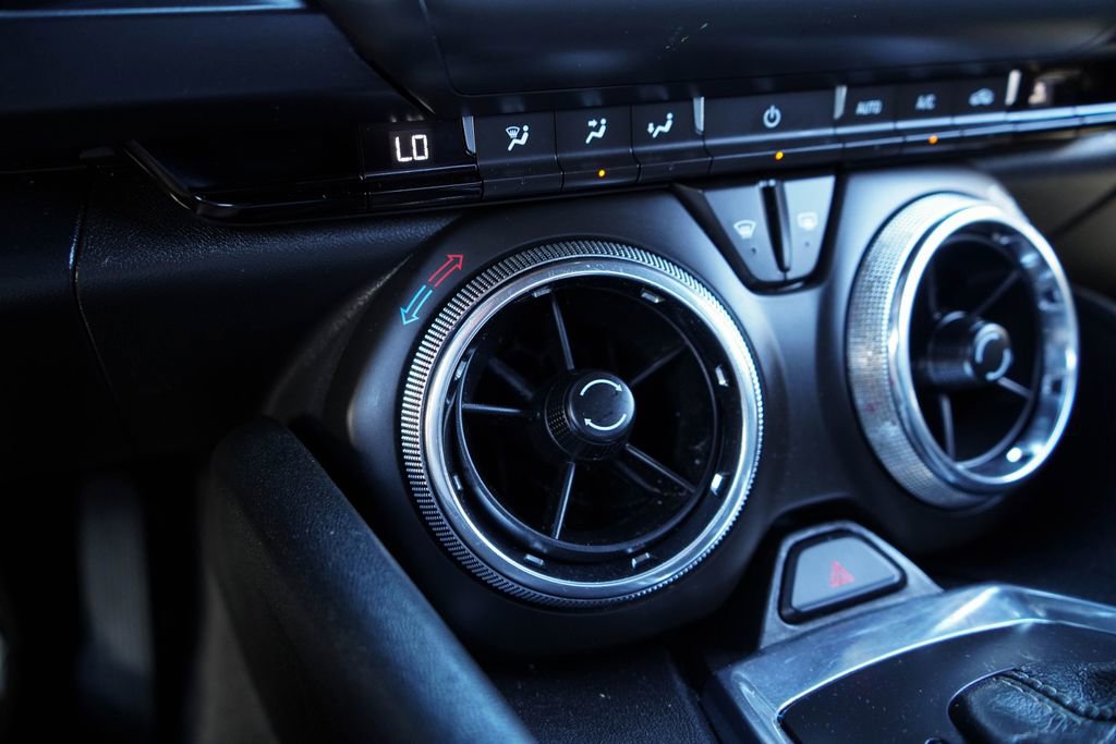 Used 2016 Chevrolet Camaro LT w/ Technology Package image 21