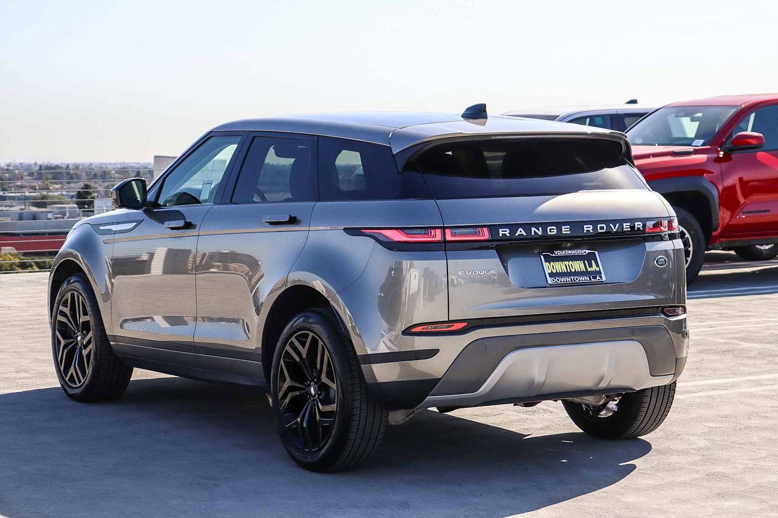 Used 2022 Land Rover Range Rover Evoque SE image 6