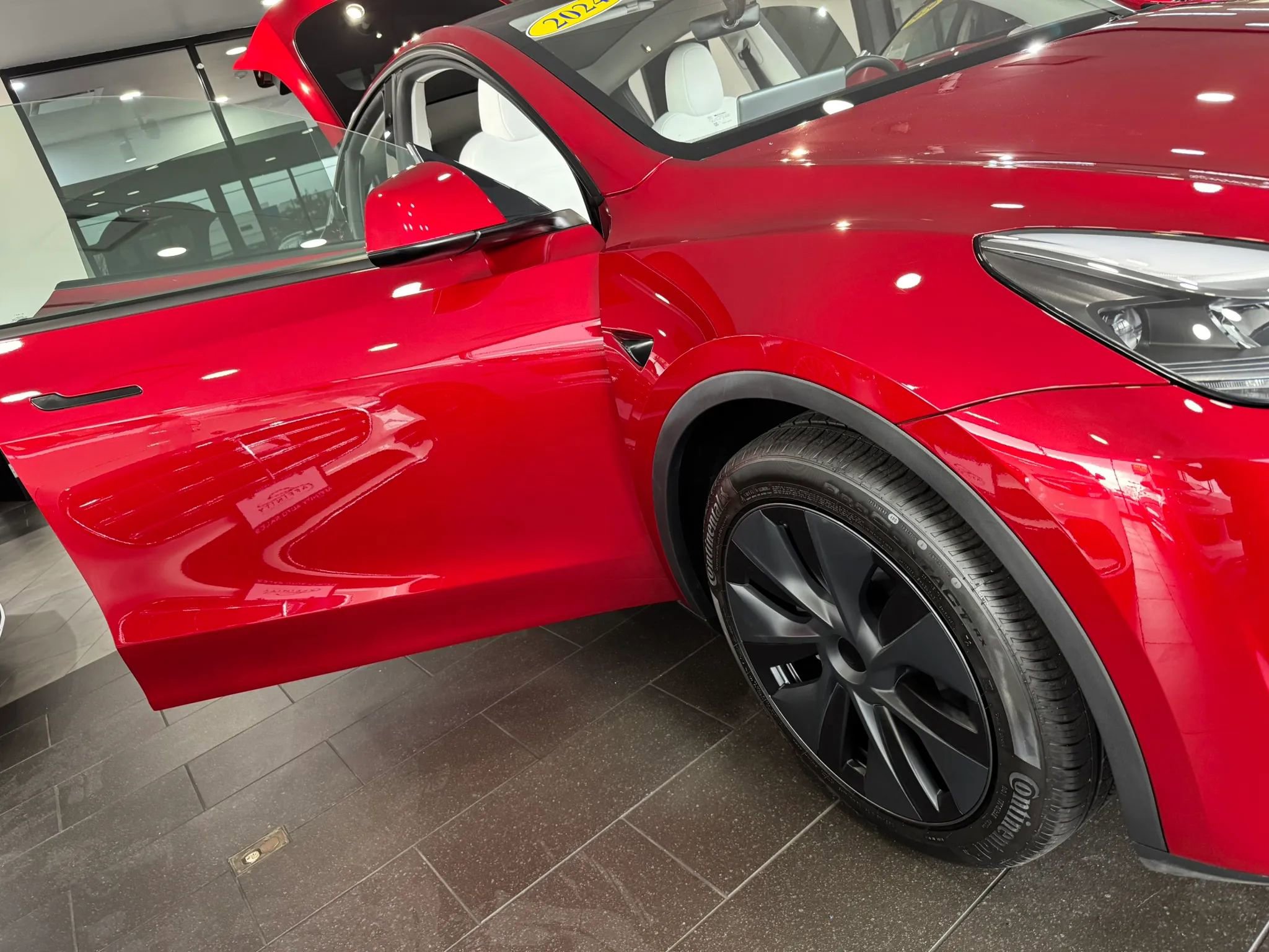 Used 2024 Tesla Model Y Long Range image 32