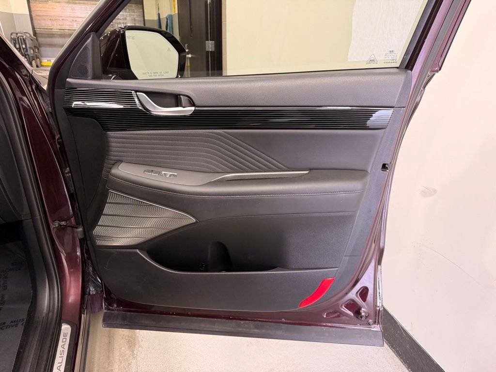 Used 2023 Hyundai Palisade Calligraphy image 28