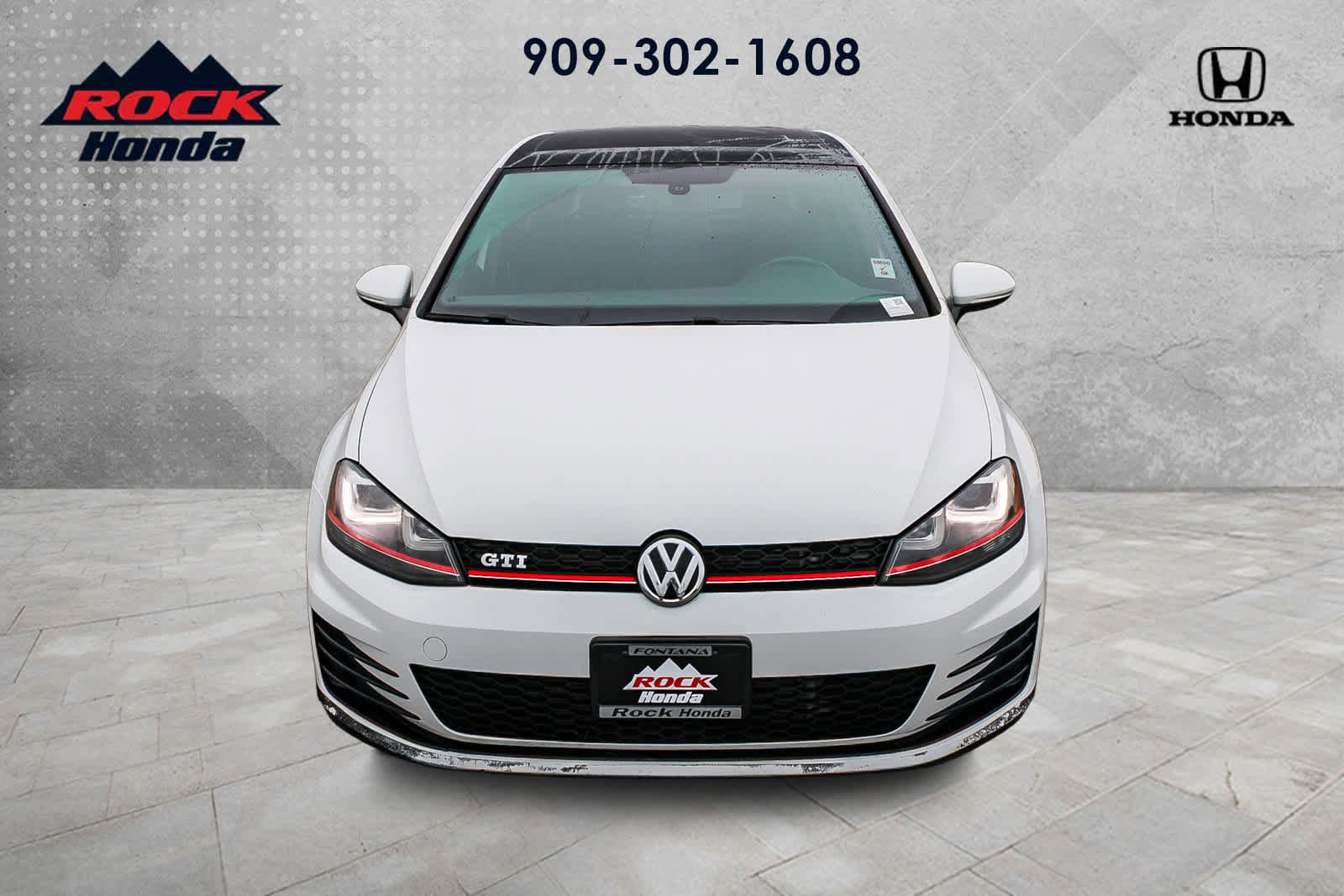 Used 2015 Volkswagen GTI 4-Door FWD image 2