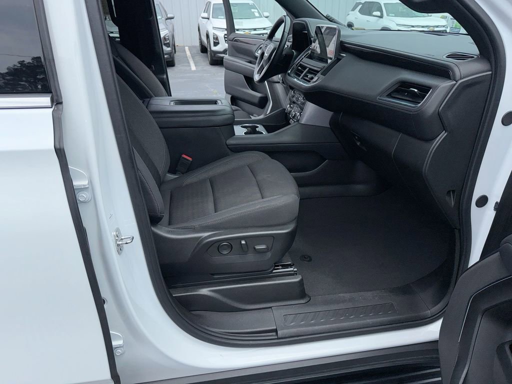 Used 2024 GMC Yukon XL SLE RWD image 32