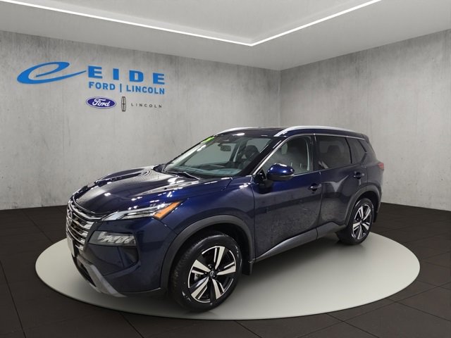 Used 2024 Nissan Rogue SL w/ SL Premium Package image 2