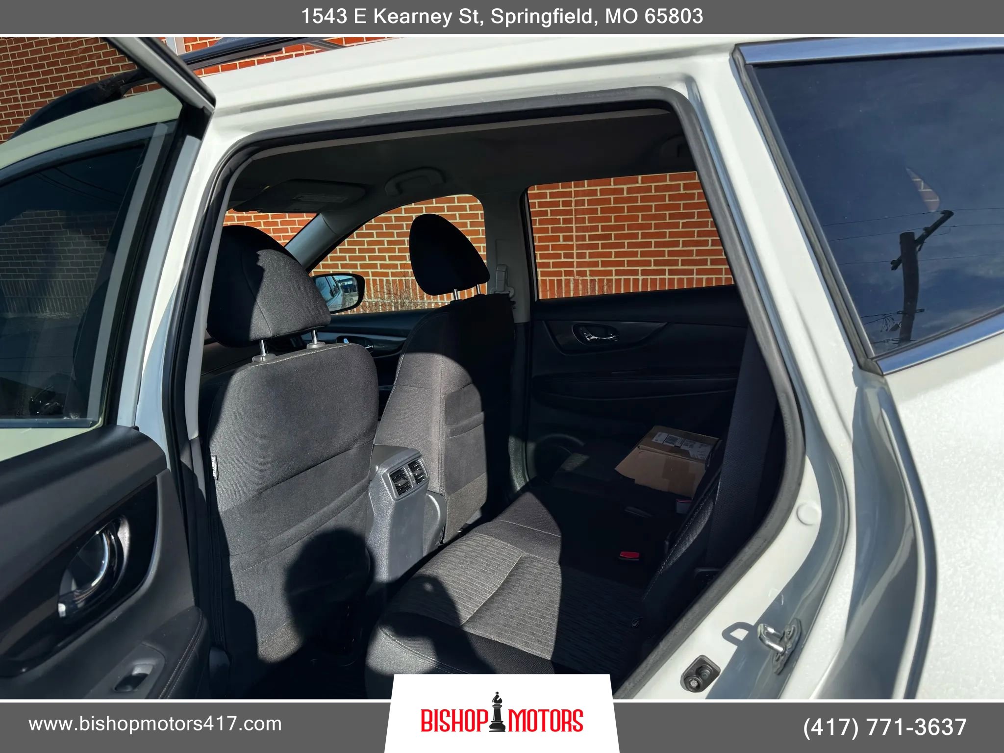 Used 2018 Nissan Rogue SV w/ Premium Package image 10