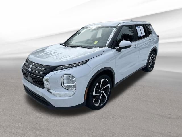 Used 2022 Mitsubishi Outlander ES image 3