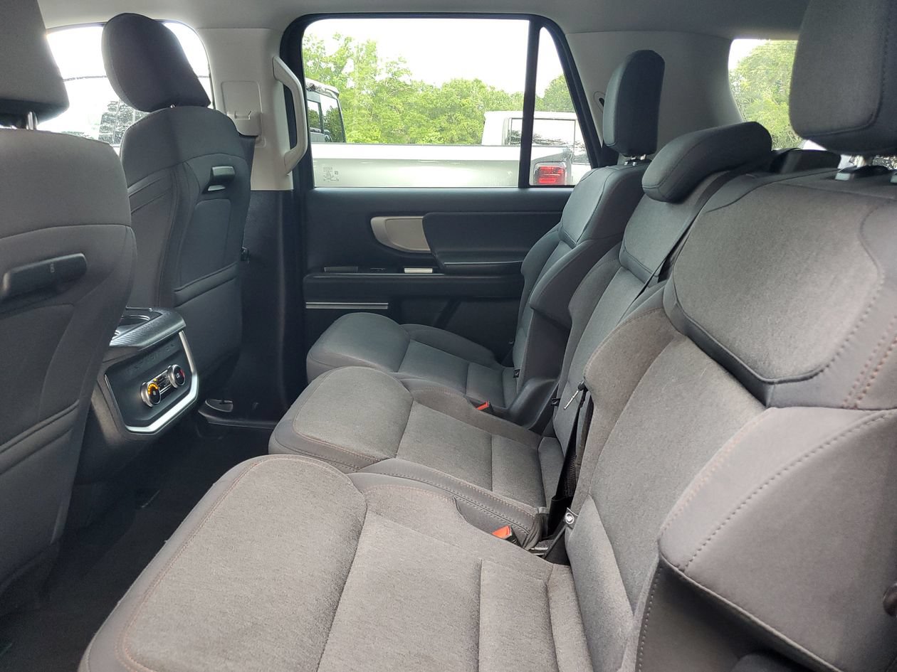 Used 2025 Ford Expedition Max Active RWD image 12