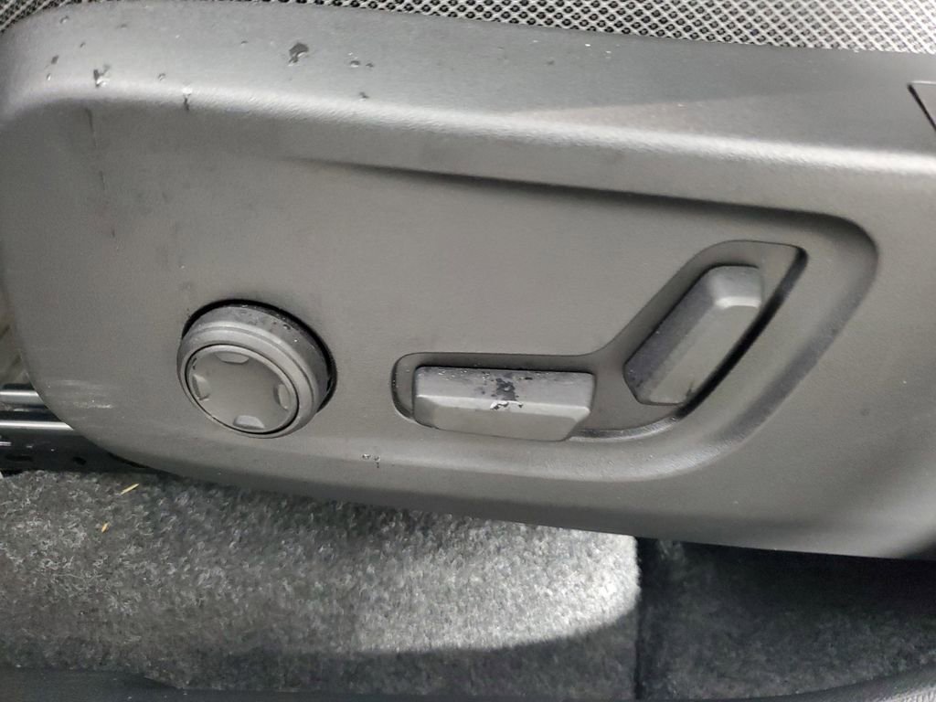 Certified 2024 Volvo XC40 Recharge Core w/ Protection Package Premier image 23