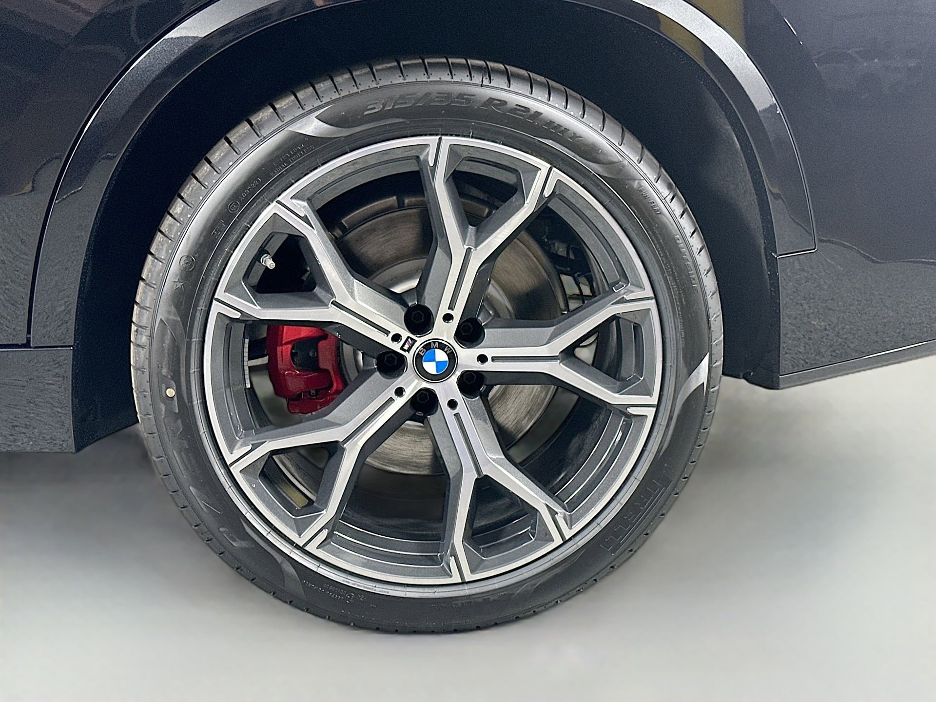 New 2026 BMW X5 xDrive50e w/ Executive Package image 31