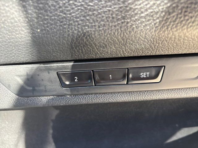 Used 2019 BMW 740e xDrive w/ Executive Package AWD/4WD image 67