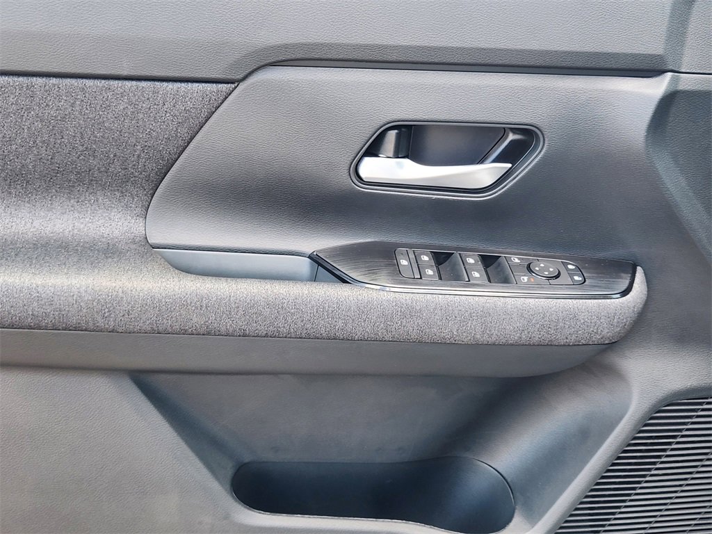 New 2025 Nissan Kicks SV w/ SV Premium Package image 17