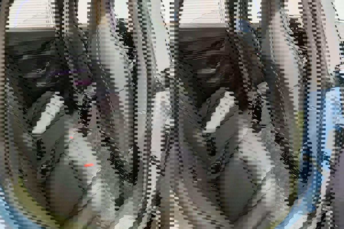 Used 2022 Porsche Taycan 4S image 35