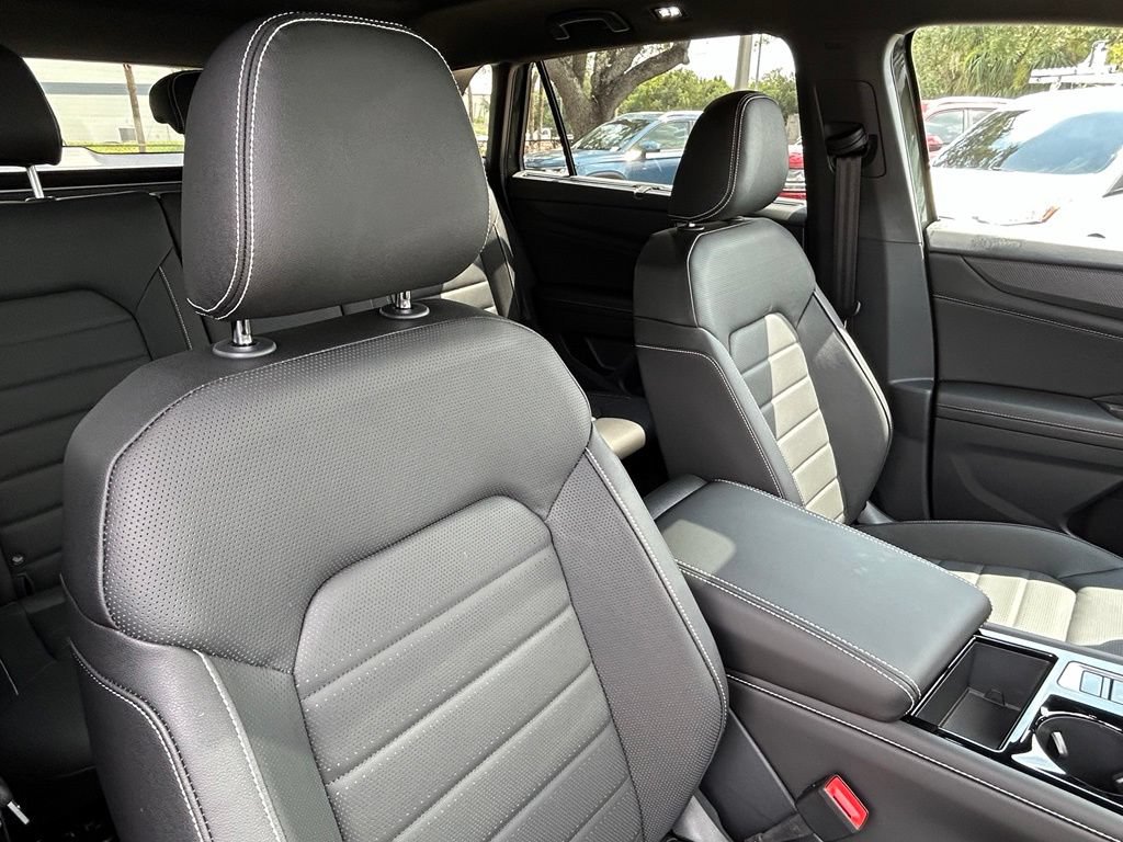 New 2026 Volkswagen Atlas Cross Sport SEL R-Line AWD/4WD image 40