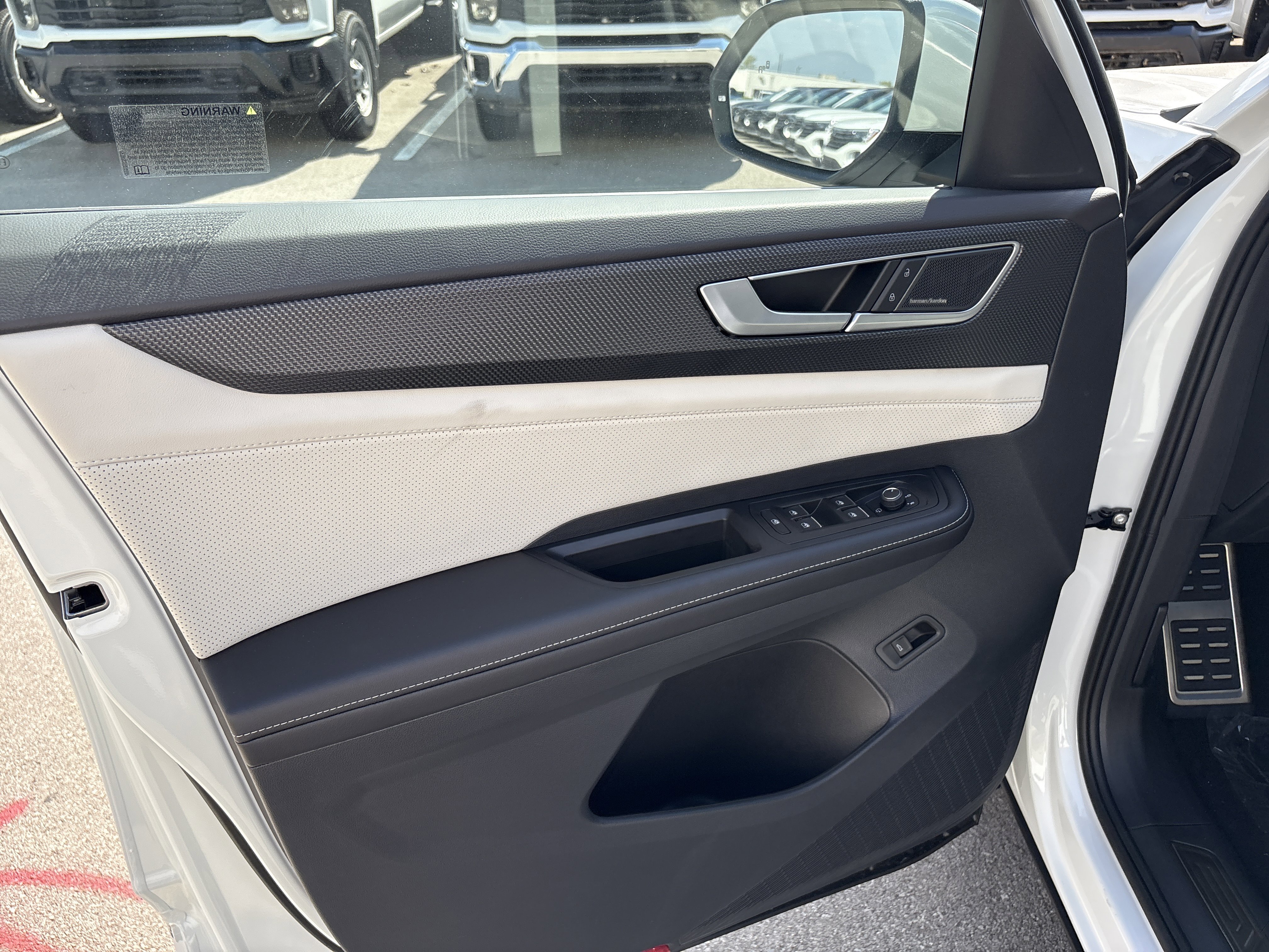 New 2026 Volkswagen Atlas Cross Sport SEL Premium R-Line image 10