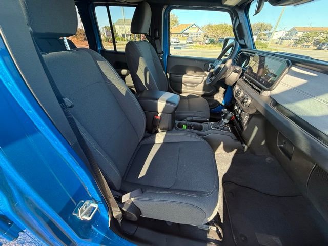 Used 2024 Jeep Wrangler Sport S image 12
