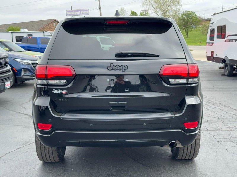 Used 2021 Jeep Grand Cherokee Laredo X AWD/4WD image 4