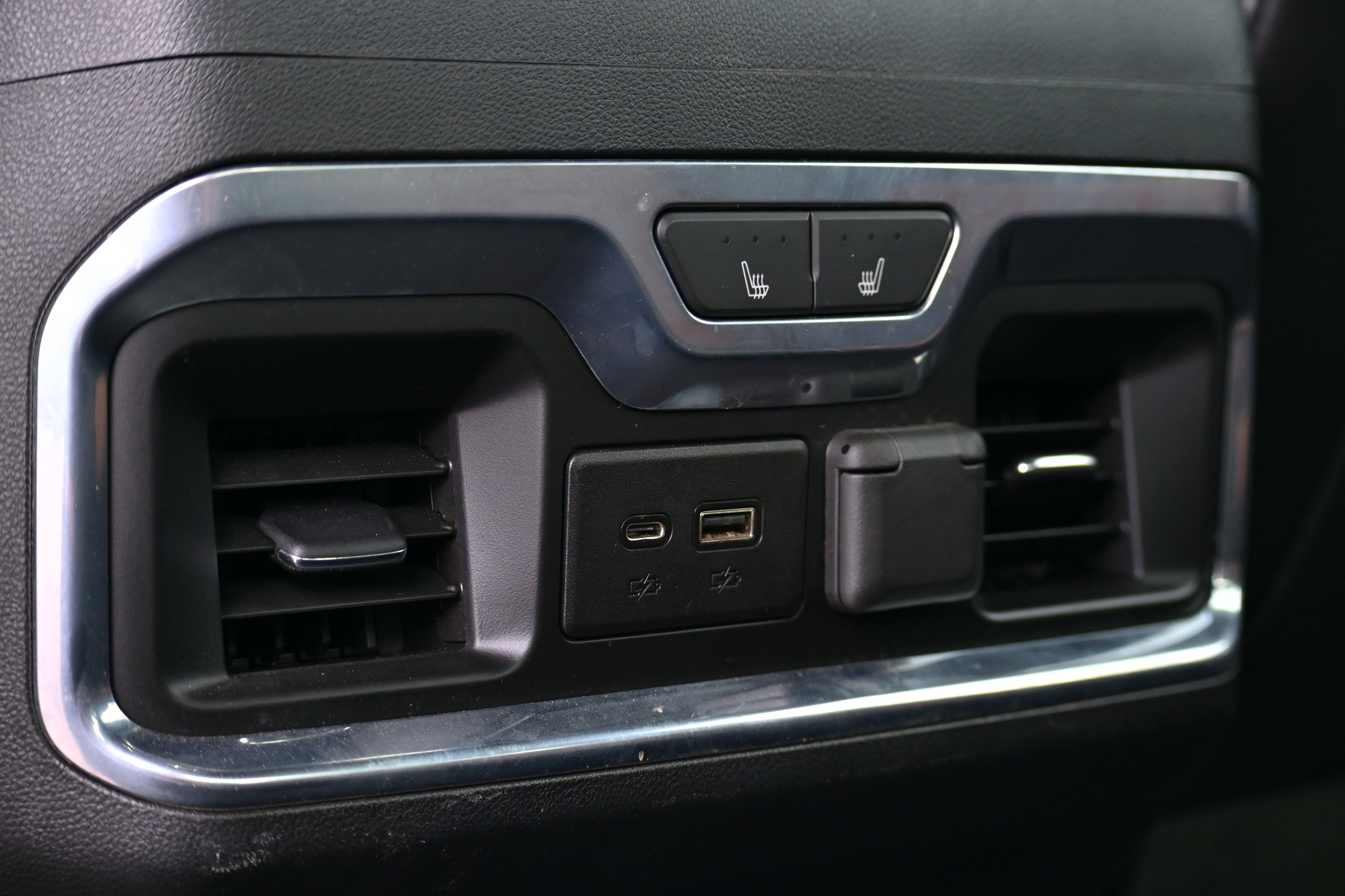 Used 2020 Chevrolet Silverado 2500 High Country image 36