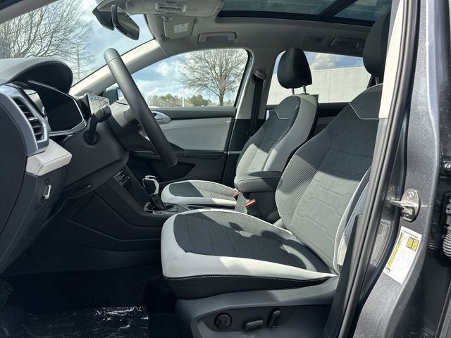 New 2026 Volkswagen Taos SE image 12