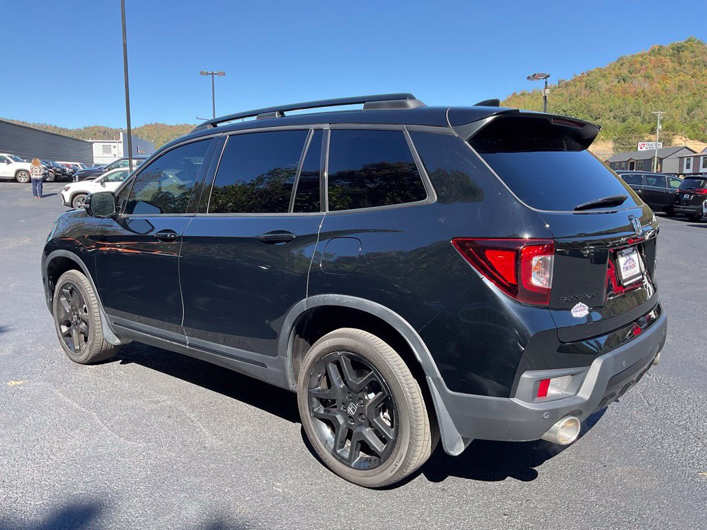Used 2024 Honda Passport Black Edition image 4