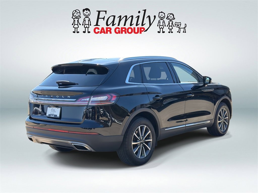 Used 2022 Lincoln Nautilus FWD image 3