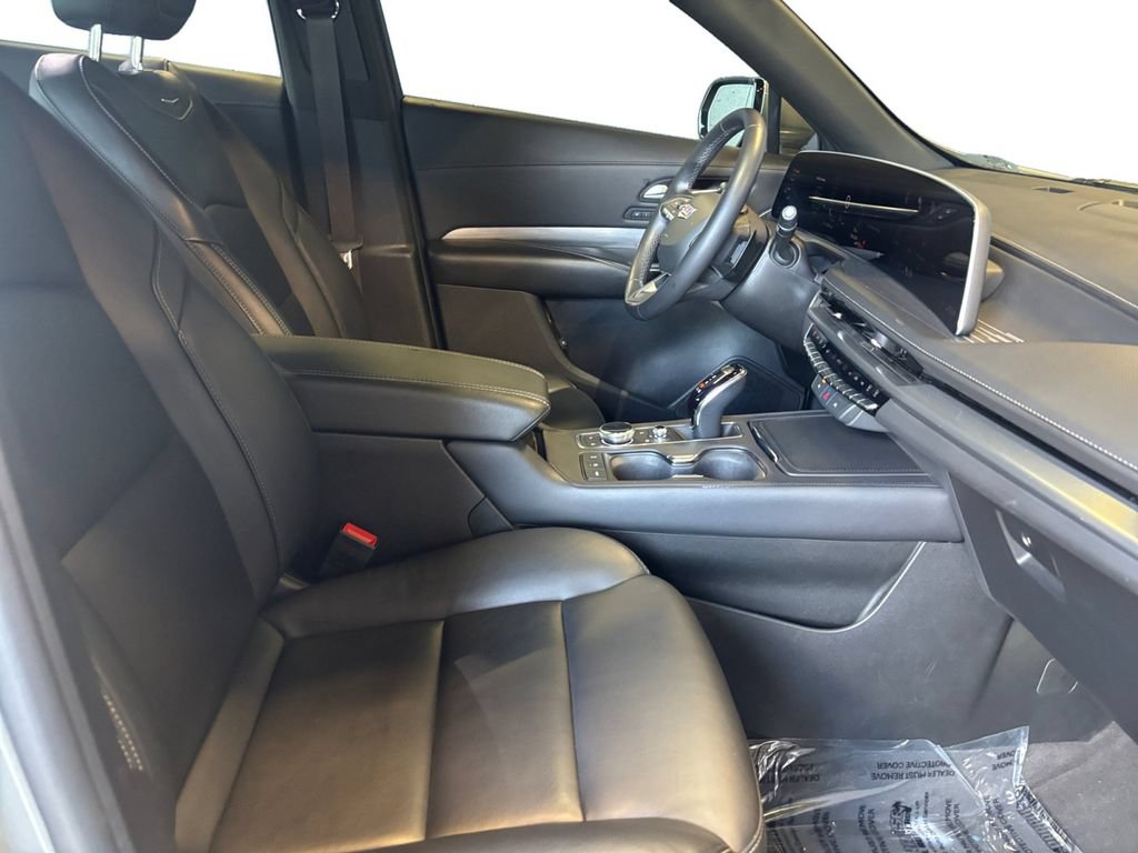 Used 2024 Cadillac XT4 Premium Luxury AWD/4WD image 15