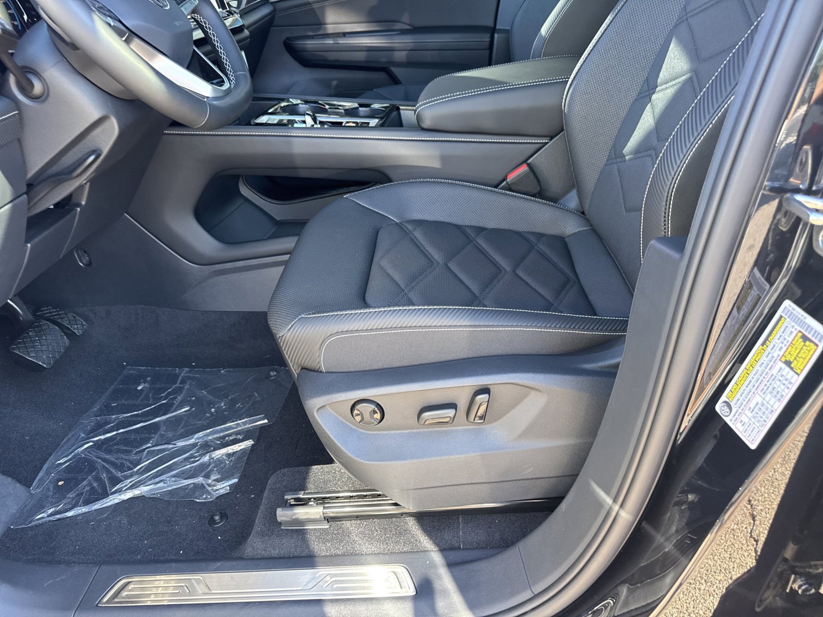 New 2026 Volkswagen Atlas Cross Sport SE image 13