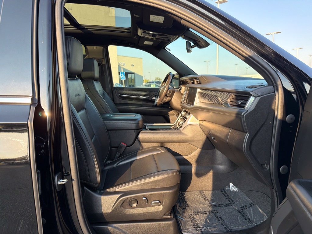 Used 2022 GMC Yukon XL Denali w/ Max Trailering Package AWD/4WD image 23