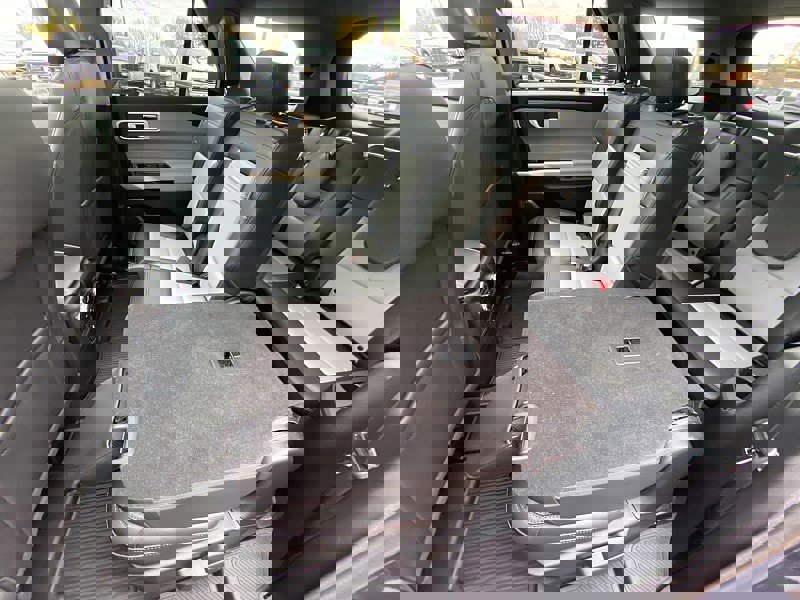 Certified 2022 Ford Explorer XLT w/ Equipment Group 202A image 39