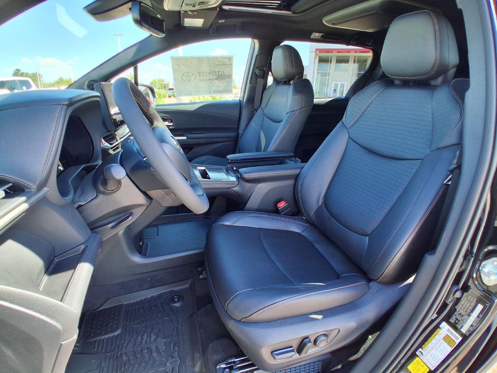 New 2026 Toyota Sienna XLE Woodland Edition AWD/4WD image 10