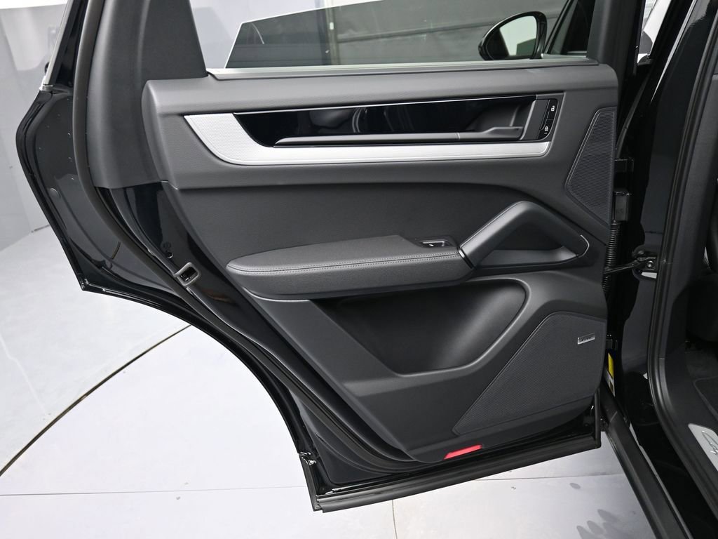 New 2026 Porsche Cayenne image 22